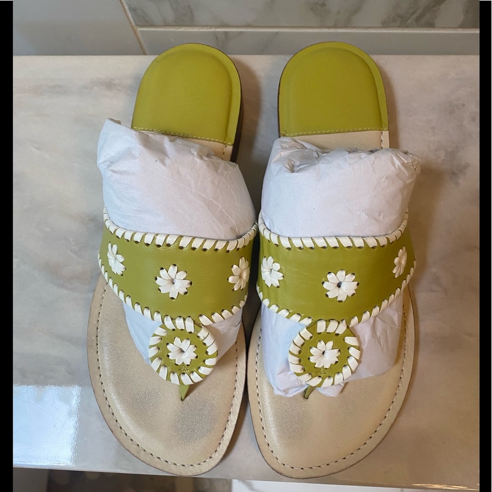 Apostrophe Celery Green sandals sz 7M